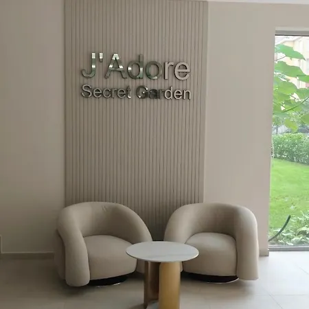 Διαμέρισμα J'adore Secret Garden 
